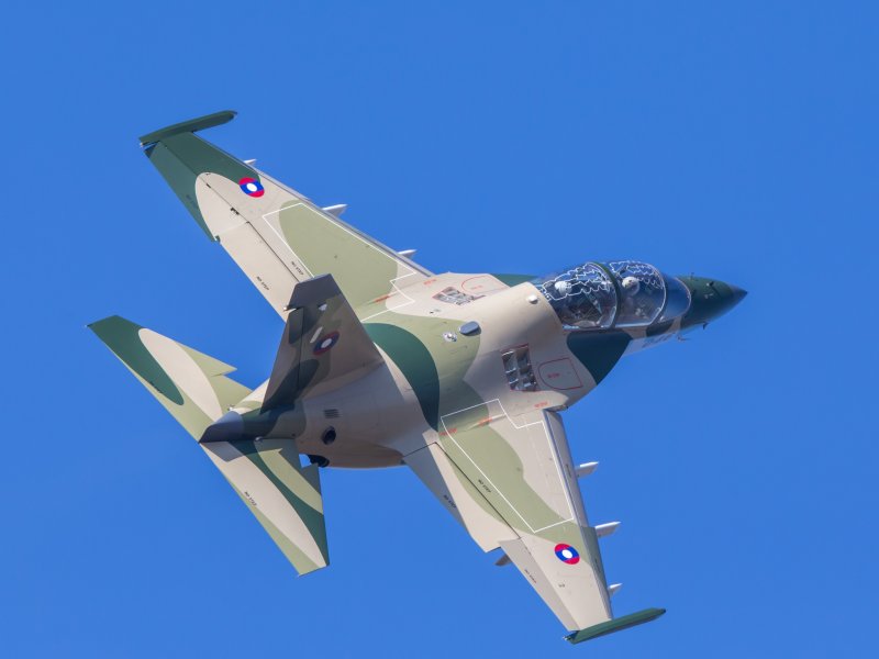 Учебно-боевой самолет як-130