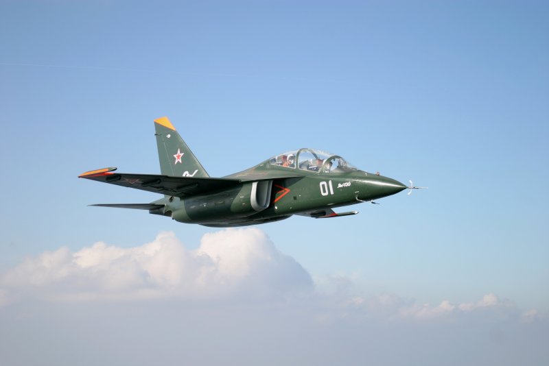 Учебно-боевой самолет як-130