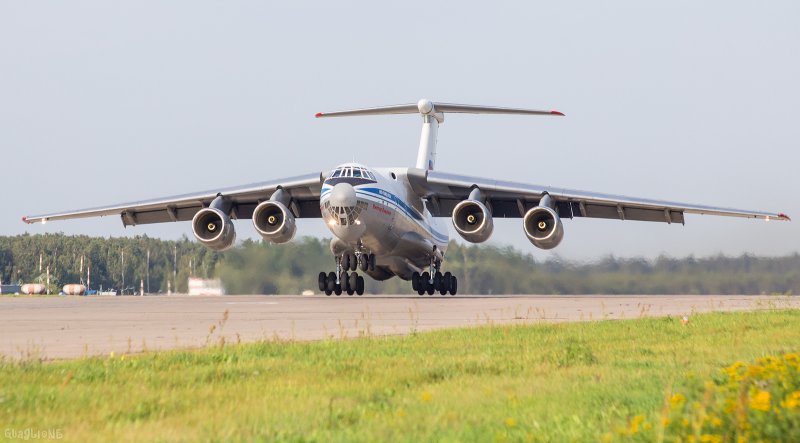 Грузовой самолет ил-76
