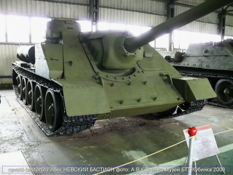 Су 100 y сбоку