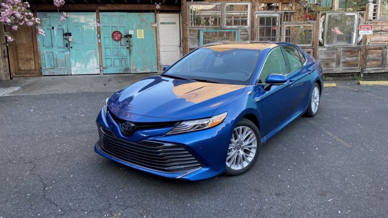 Toyota Camry Hybrid 2020