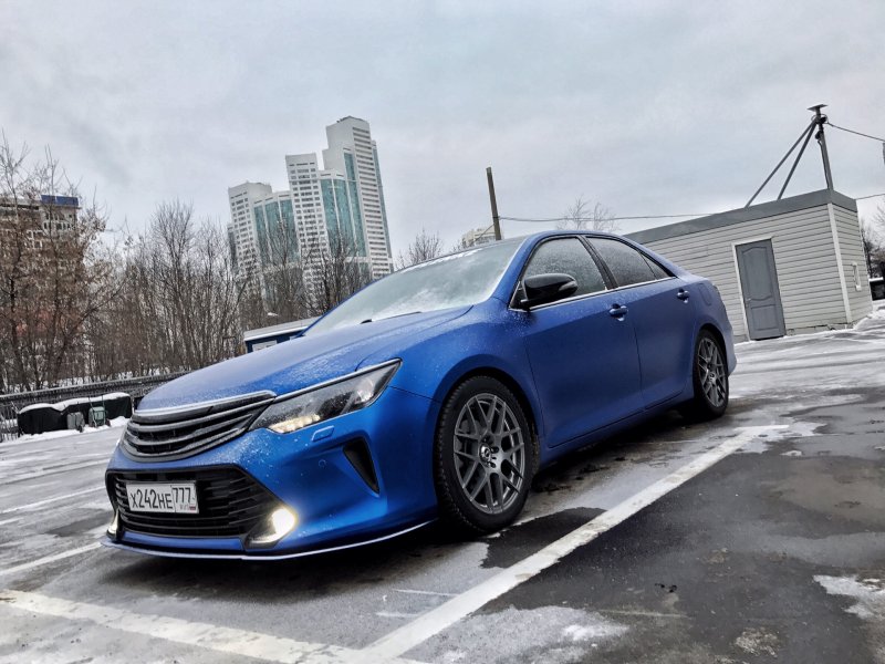 Toyota Camry 55 синяя