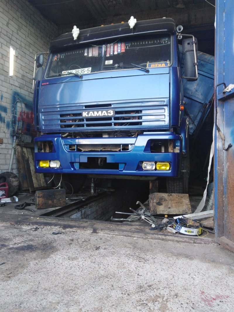 Бампер КАМАЗ 55102