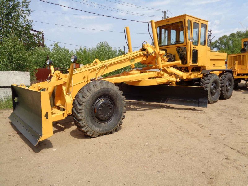 Грейдер ДЗ-180
