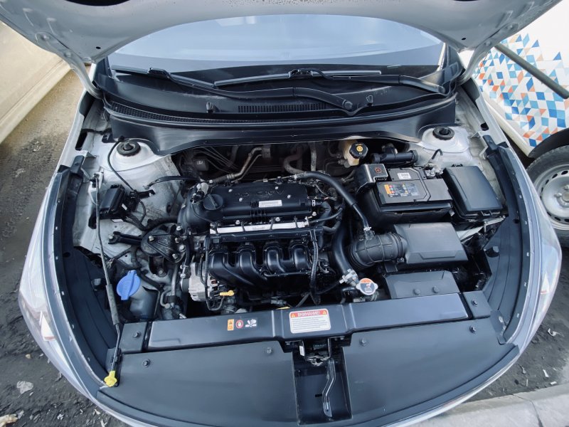 Kia Rio 4 подкапотное пространство