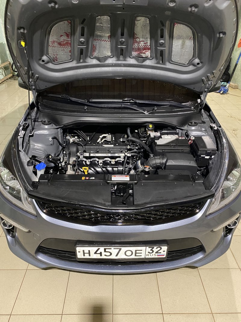 Kia Rio 4 подкапотное пространство