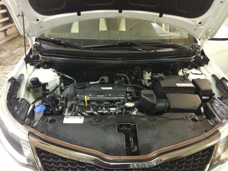 Kia Rio 3 подкапотка