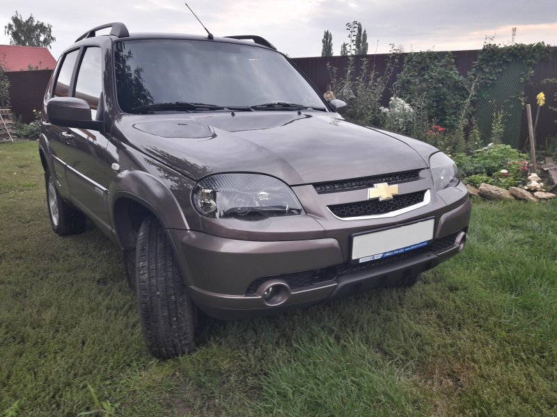 Chevrolet Niva серый