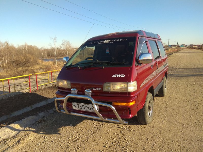 Toyota Lite Ace 2