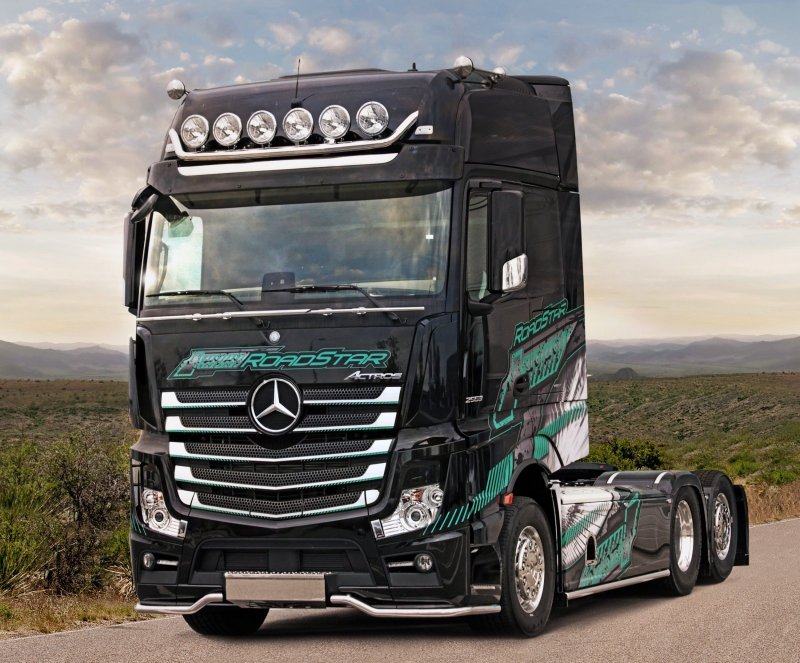 Грузовые Mercedes 2021