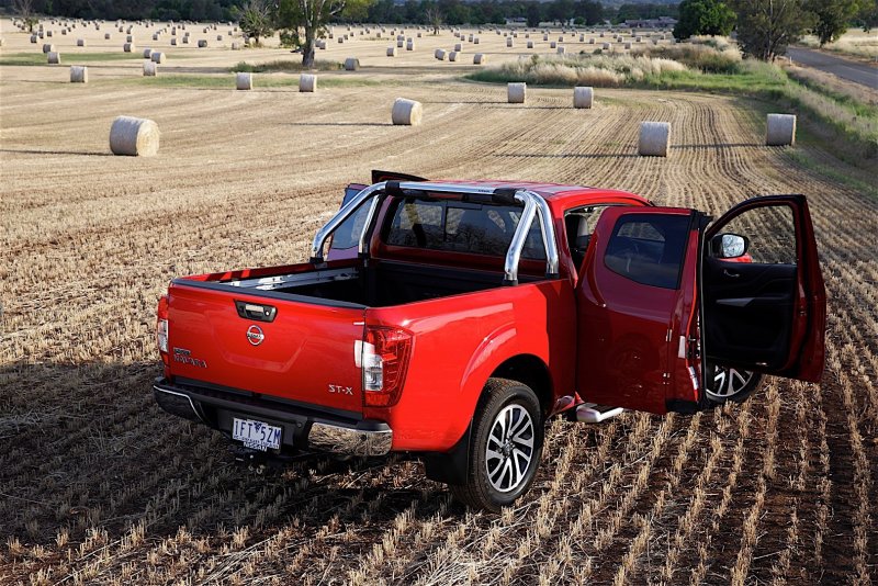 Пикап Nissan np300 Navara