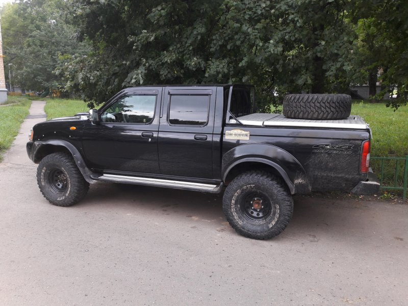 Nissan np300 BFGOODRICH