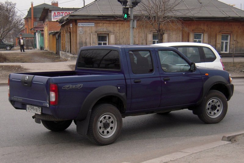 Автомобиль легковой Nissan np300,