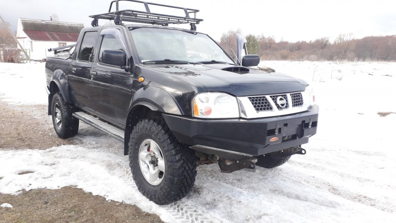 Nissan np300 широкая резина
