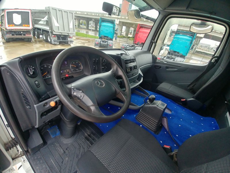 Мерседес Axor 2006 салон