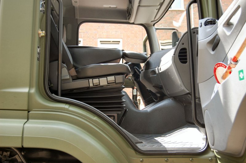 Mercedes Benz Axor салон етс 2