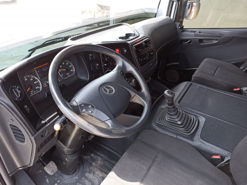 Mercedes Benz Axor 1840 салон