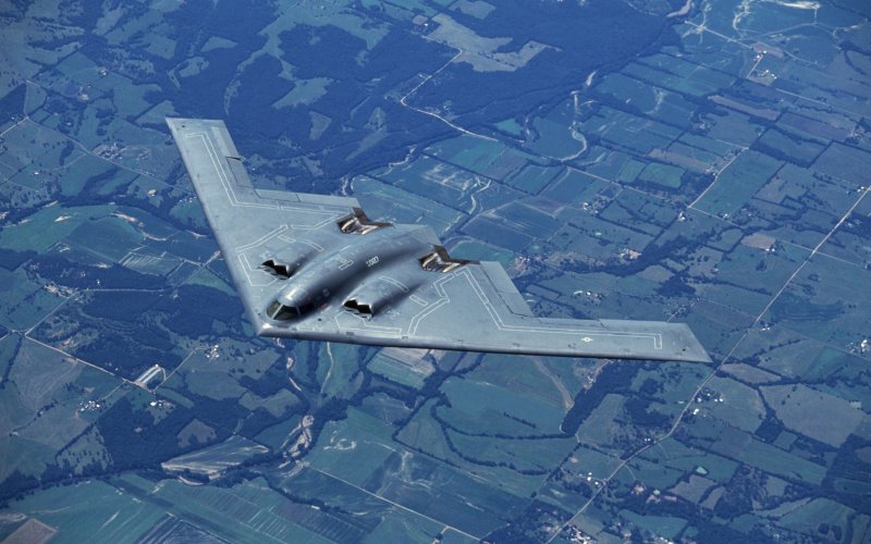 Стелс-бомбардировщик b-2