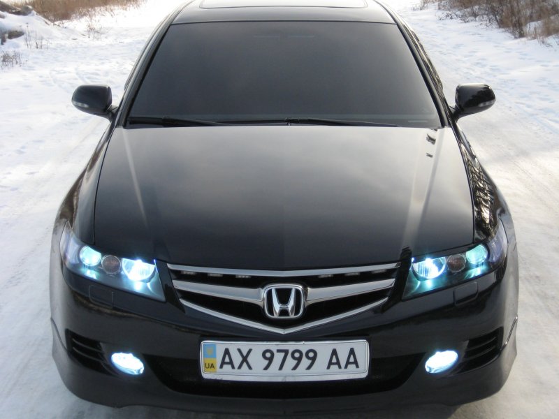 Honda Accord 7 2.4 2004 черные фары