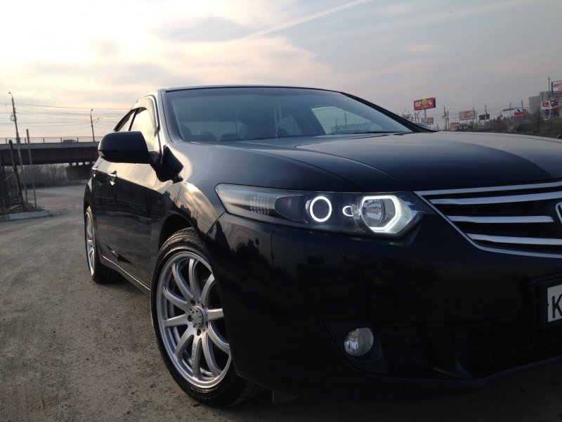 Honda Accord 8 ангельские глазки