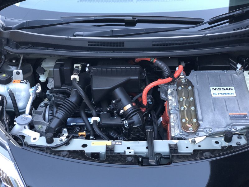 Nissan Note e-Power 2016