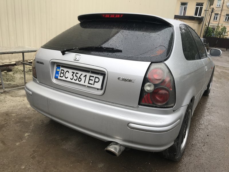ЕК 6 Сивик сзади