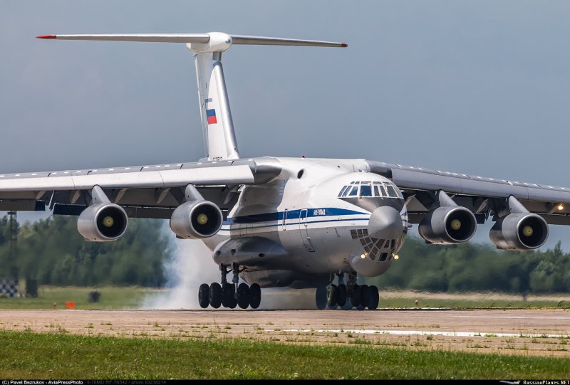 Ил-76мд 2560*1440