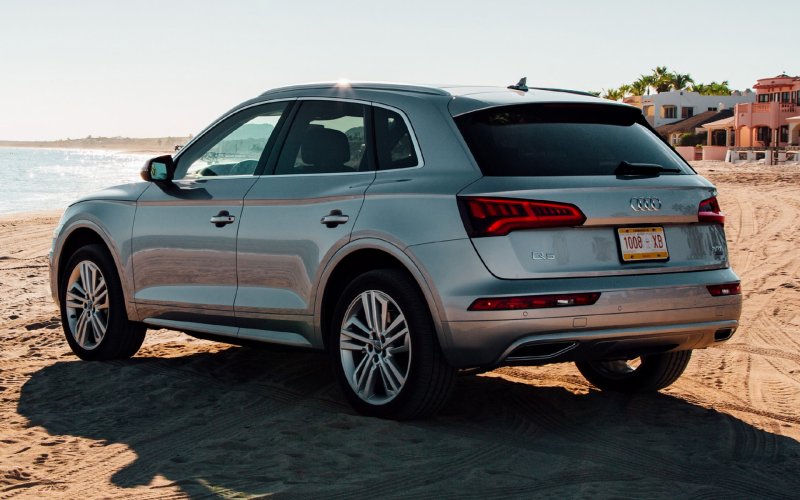 Audi q5 2019 вид сзади