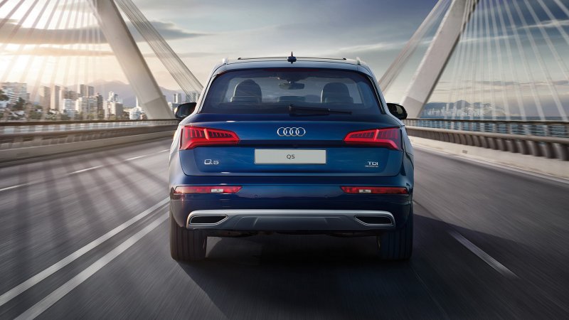 Audi q5 2017 вид сзади