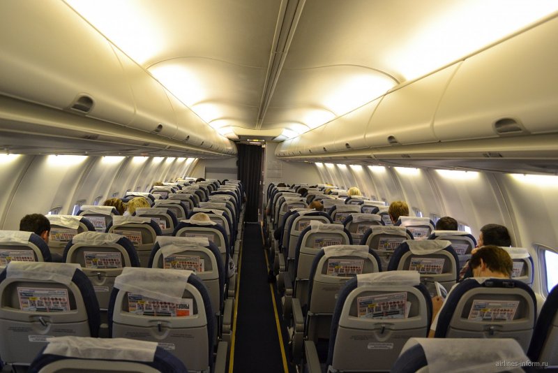 Салон самолёта Боинг 737-800