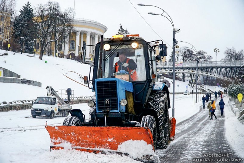 Снегоуборочная машина для дорог