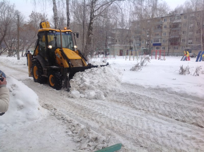 Уборка снега трактором JCB МТЗ