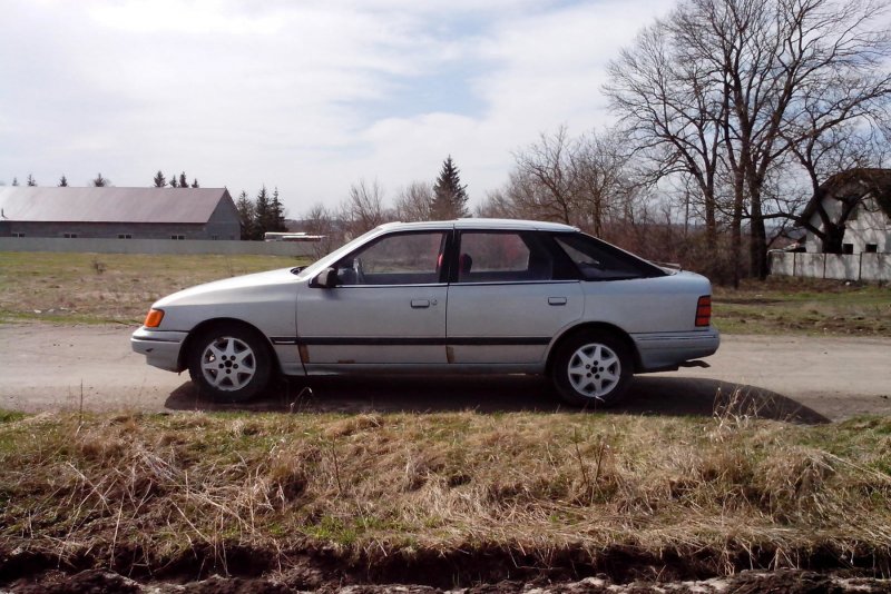 Ford Scorpio 1 лифтбек