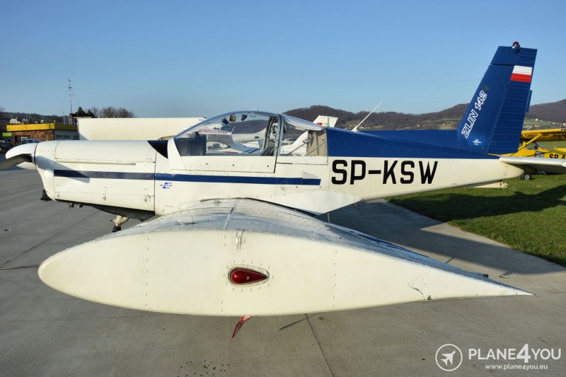Самолет Zlin-42mf кабина