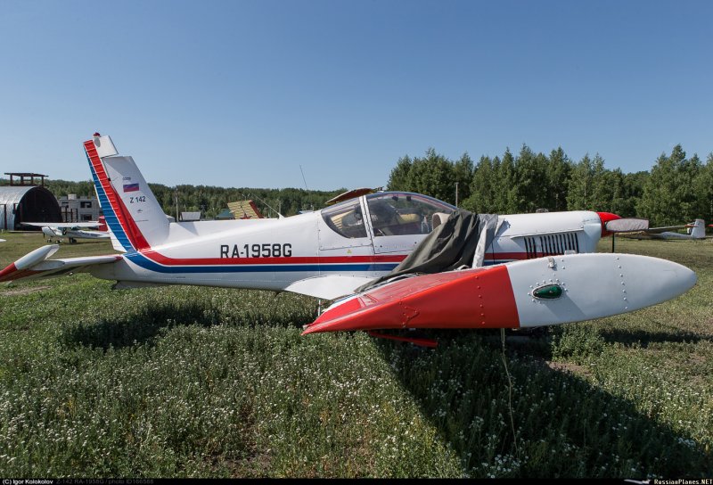 Zlin-142 ra-1804g,