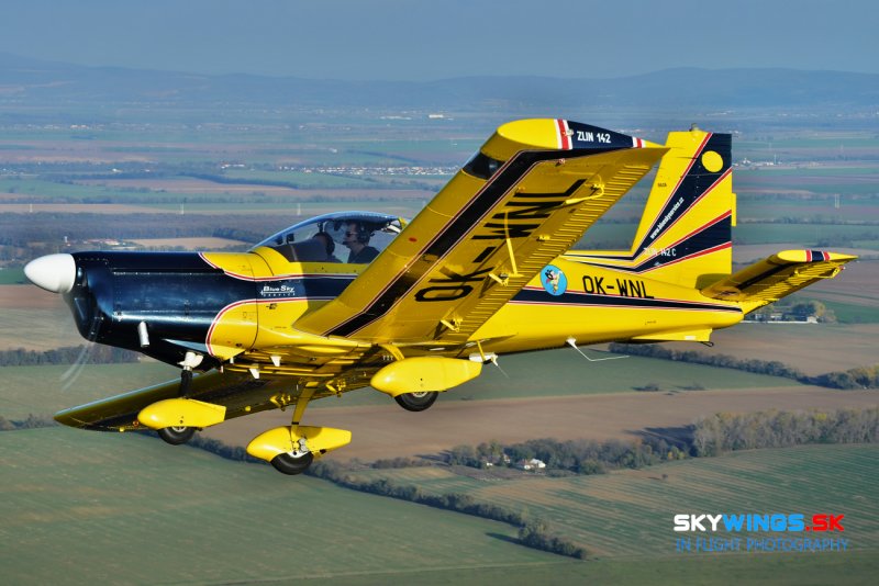 Zlin z-142