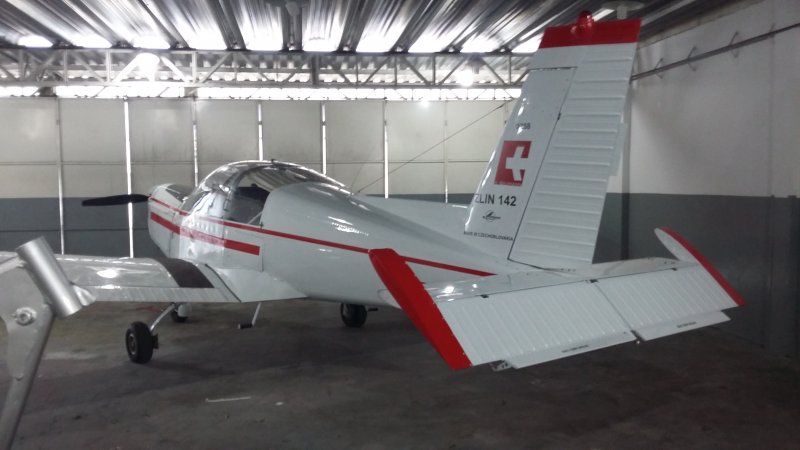 Самолет Zlin 42