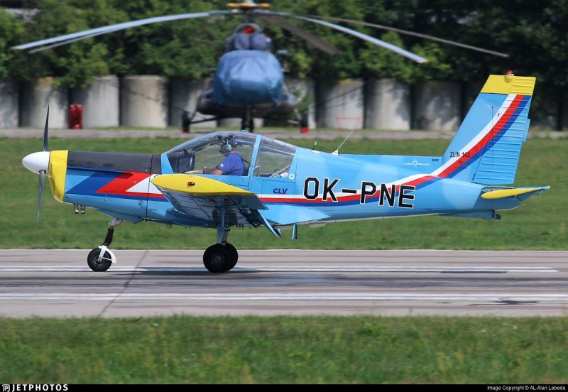 Самолет Zlin z-42m