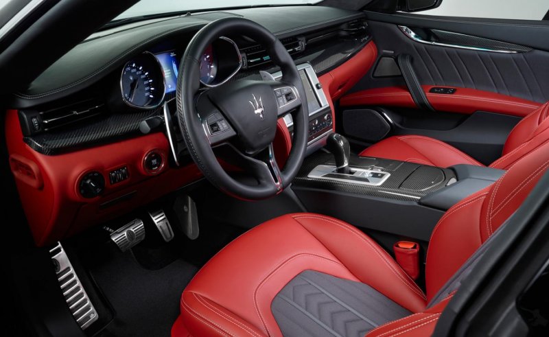 Maserati Ghibli 2020 салон