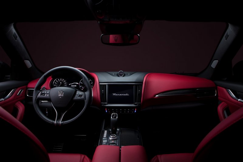 Maserati Ghibli салон