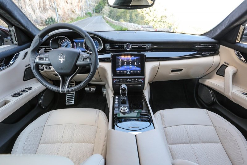 Maserati Quattroporte интерьер