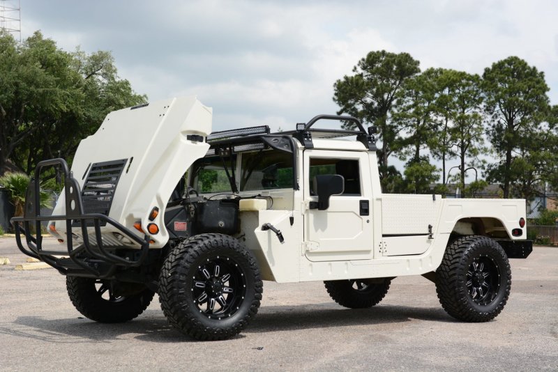 Hummer h1 Pickup Truck