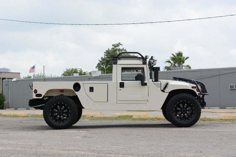 Hummer h1 Pickup Truck