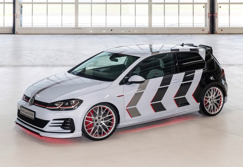 Фольксваген гольф GTI 2020