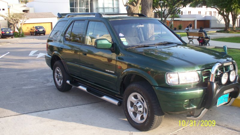 Isuzu Wizard 1