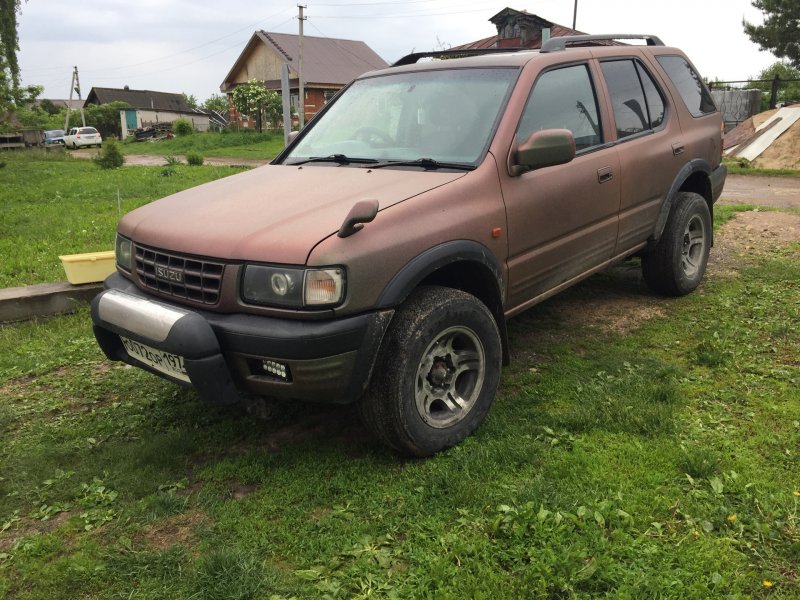 Isuzu Wizard трехдверный