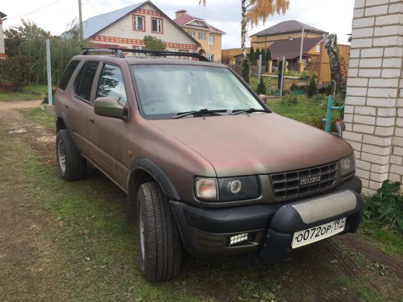 Исузу Wizard 1990