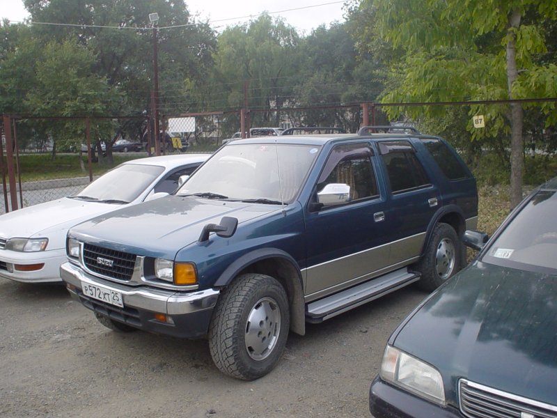 Isuzu Wizard II