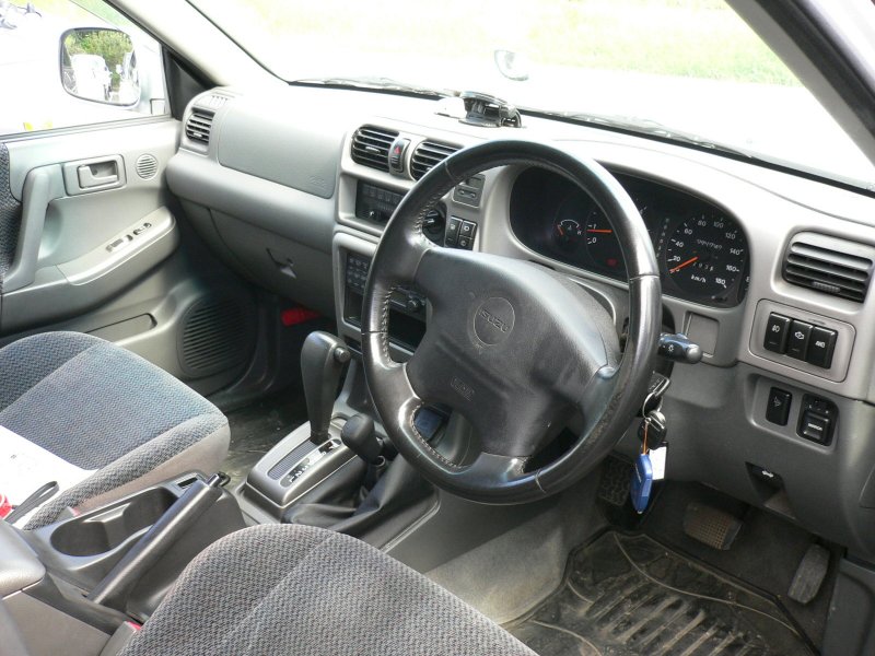 Isuzu Wizard 94-96 салон
