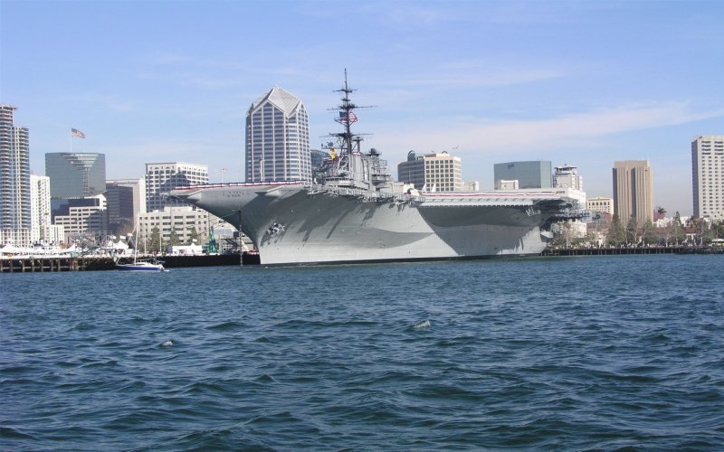 Пожар на корабле ВМС США В Сан Диего